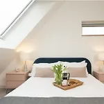 Sunny Eco Home Minutes From The Beach